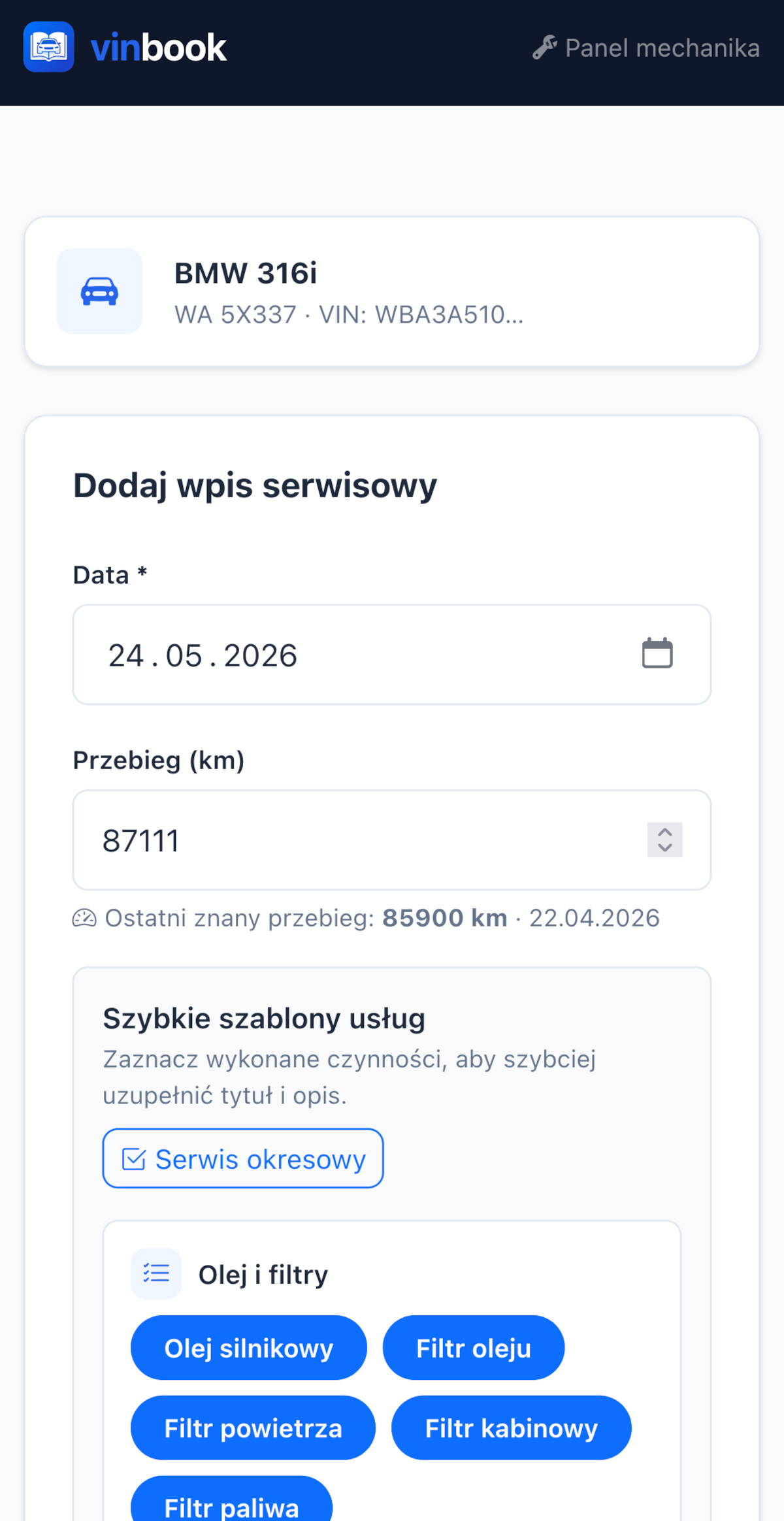 Mechanik dodający wpis serwisowy — VinBook